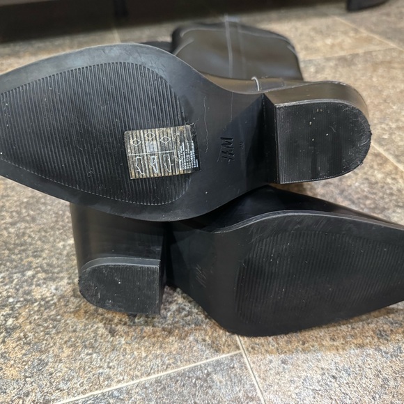 H&M Black Knee-High Leather Boots - Picture 6 of 6